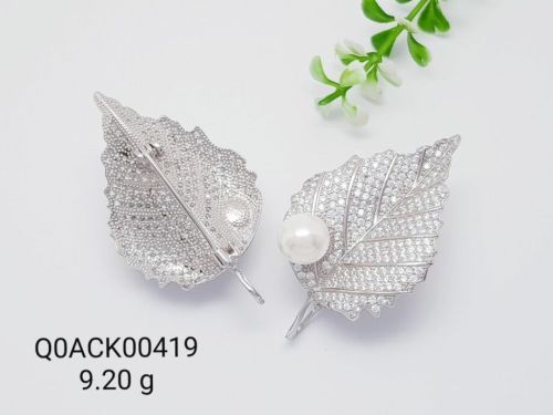 Brooch -QOACK00419