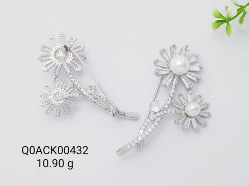 Brooch -QOACK00432