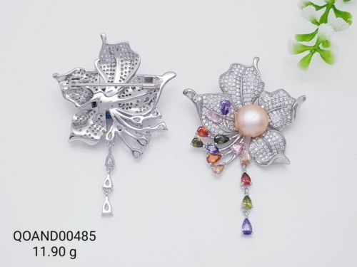 Brooch – QOAND00485